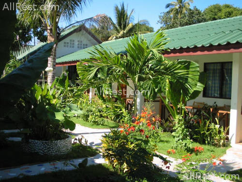 Ark Bar Garden Beach Resort